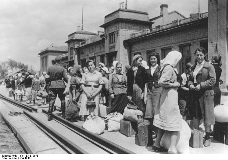 Вокзал Киева (?), май 1942